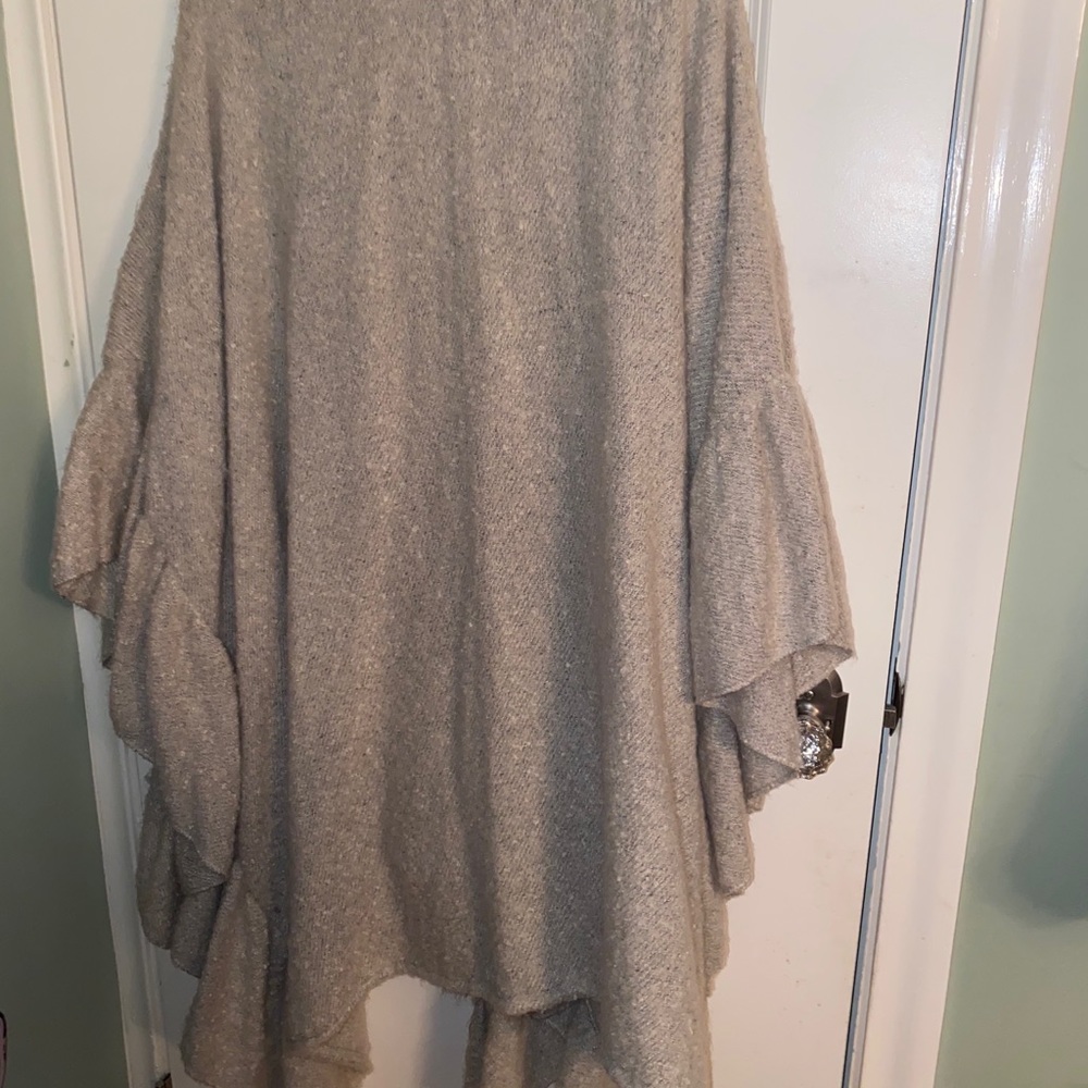 Torrid Ruffle Kimono - Picture 2 of 3